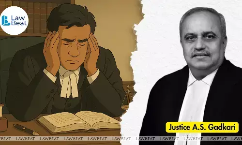 Bombay HC: Young Lawyer Faints In Court After Being Rebuked By Judge Bombay HC: Young Lawyer Faints In Court After Being Rebuked By Judge
