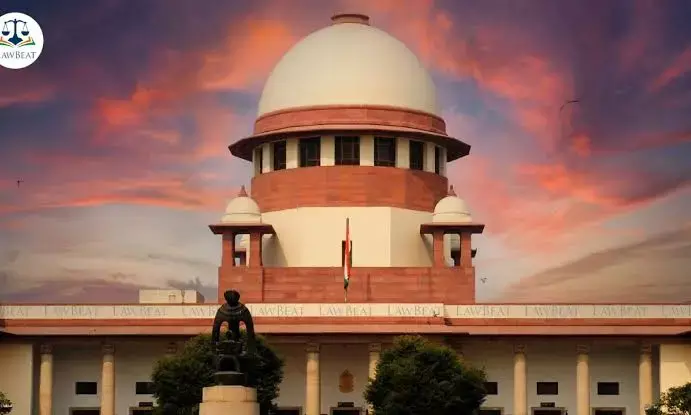 Supreme Court of India building in New Delhi where bench of Justices Ahsanuddin Amanullah and S V N Bhatti held it impermissible for same bench to decide writ petition and writ appeal, Andhra Pradesh Grameen Vikas Bank vs Union of India (September 3, 2025) Supreme Court of India building in New Delhi where bench of Justices Ahsanuddin Amanullah and S V N Bhatti held it impermissible for same bench to decide writ petition and writ appeal, Andhra Pradesh Grameen Vikas Bank vs Union of India (September 3, 2025)