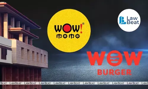 Delhi High Court building with trademark dispute headline between Wow Momo and Wow Burger.