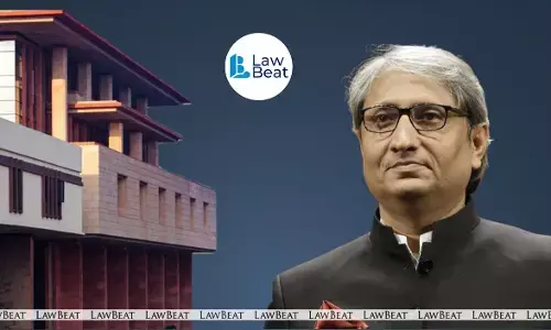 Journalist Ravish Kumar outside court; Delhi High Court building in background. Journalist Ravish Kumar outside court; Delhi High Court building in background.