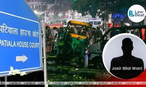 NIA officers produced accused Jasir Bilal at Delhi’s Patiala House Court during his remand hearing in the Red Fort blast conspiracy case.