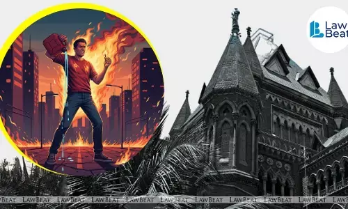 Man sets himself on fire before Bombay HC