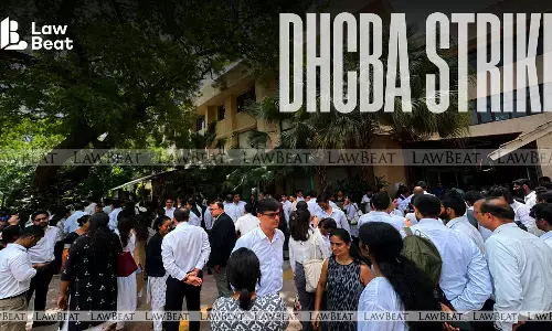 Lawyers gathered at the Delhi High Court during the DHCBA strike protesting the proposal to increase the pecuniary jurisdiction of Delhi district courts. Lawyers gathered at the Delhi High Court during the DHCBA strike protesting the proposal to increase the pecuniary jurisdiction of Delhi district courts.