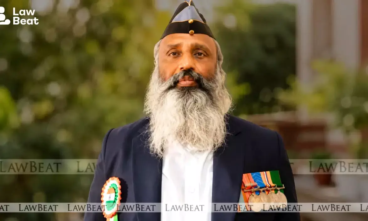 Kargil War veteran Shivananda Reddy during his prolonged pursuit of a government land grant in Karnataka.