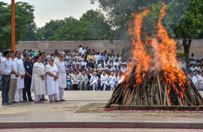 Decent last rites as per customs, Andhra Pradesh High Court Directs Burial/ Crematorium Grounds Be Accessible to All Deceased