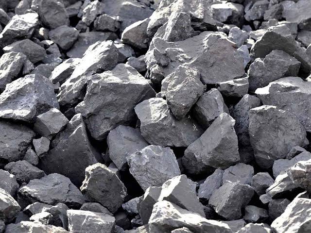 Supreme Court seeks Centre’s response in plea seeking complete ban on export of iron ore Supreme Court seeks Centre’s response in plea seeking complete ban on export of iron ore